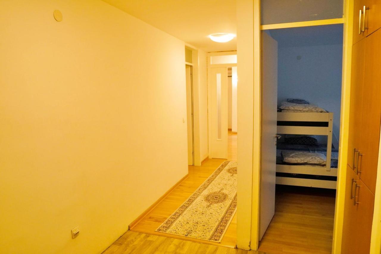 City Center Grand Apartment - Three-Bedroom, Free Parking Sarajevo Bagian luar foto