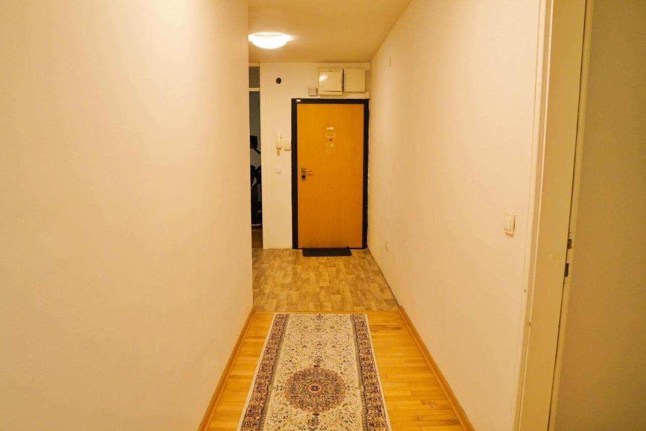 City Center Grand Apartment - Three-Bedroom, Free Parking Sarajevo Bagian luar foto