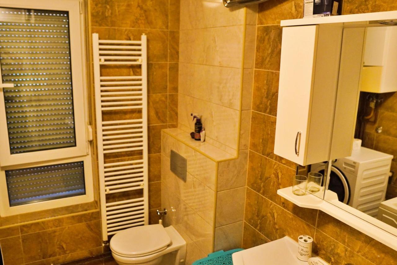 City Center Grand Apartment - Three-Bedroom, Free Parking Sarajevo Bagian luar foto