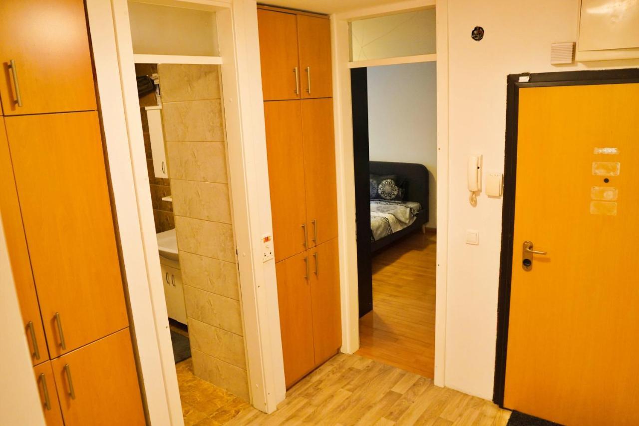 City Center Grand Apartment - Three-Bedroom, Free Parking Sarajevo Bagian luar foto