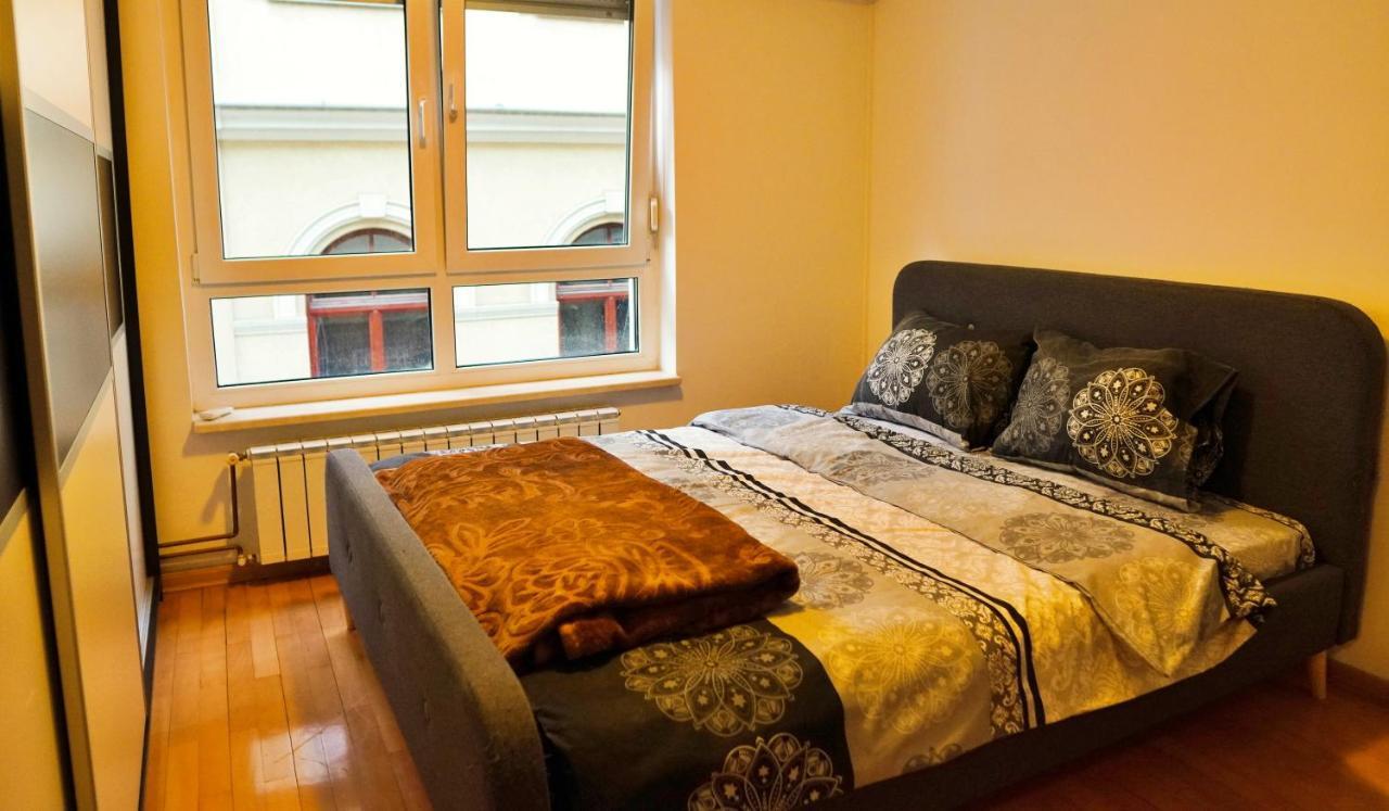 City Center Grand Apartment - Three-Bedroom, Free Parking Sarajevo Bagian luar foto