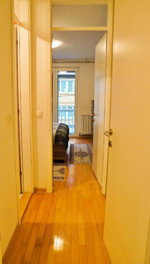 City Center Grand Apartment - Three-Bedroom, Free Parking Sarajevo Bagian luar foto