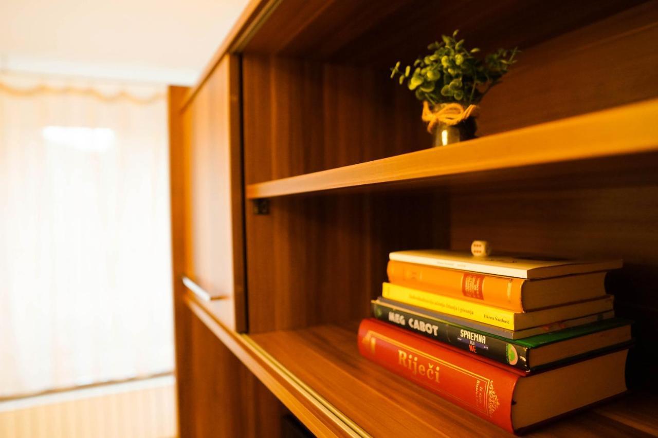 City Center Grand Apartment - Three-Bedroom, Free Parking Sarajevo Bagian luar foto