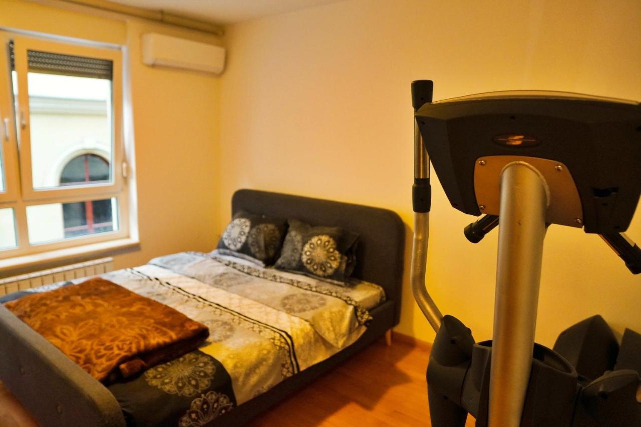 City Center Grand Apartment - Three-Bedroom, Free Parking Sarajevo Bagian luar foto