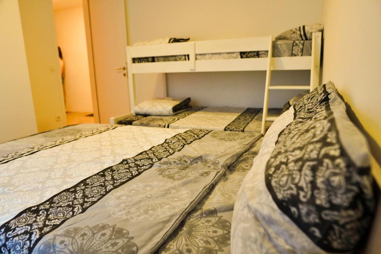 City Center Grand Apartment - Three-Bedroom, Free Parking Sarajevo Bagian luar foto