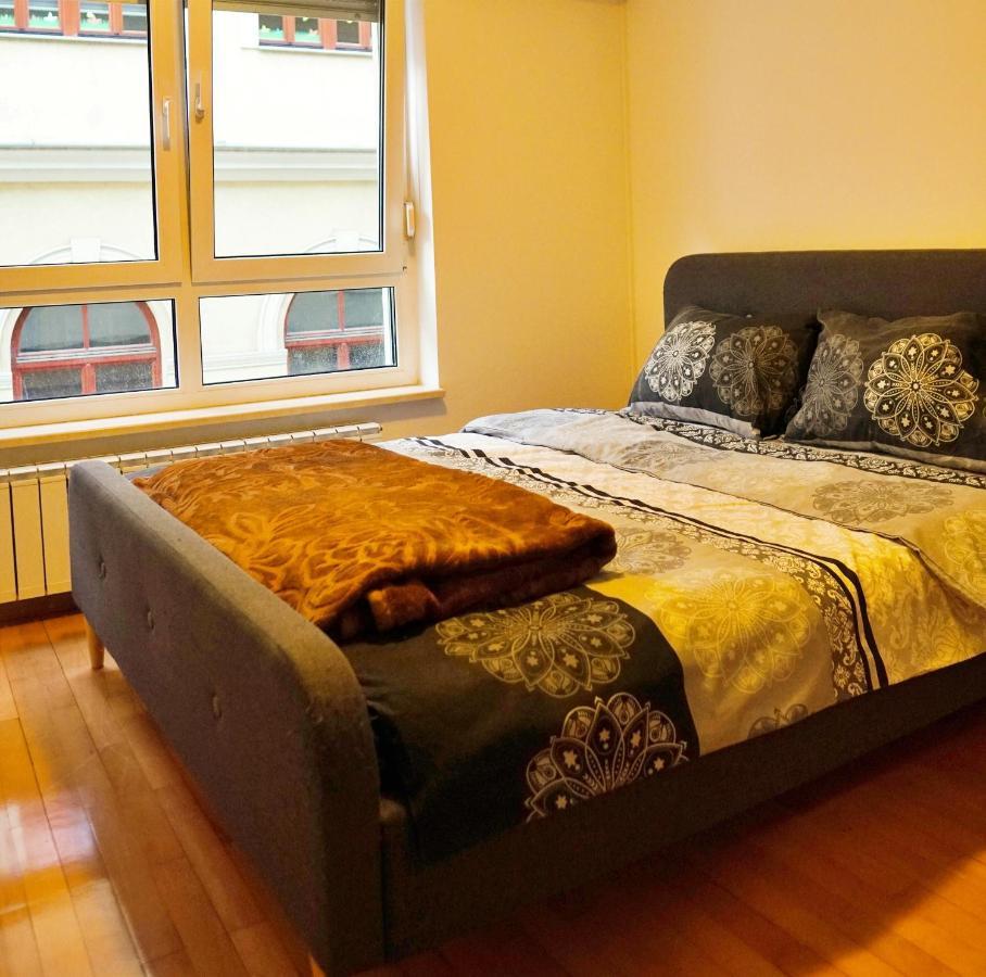 City Center Grand Apartment - Three-Bedroom, Free Parking Sarajevo Bagian luar foto