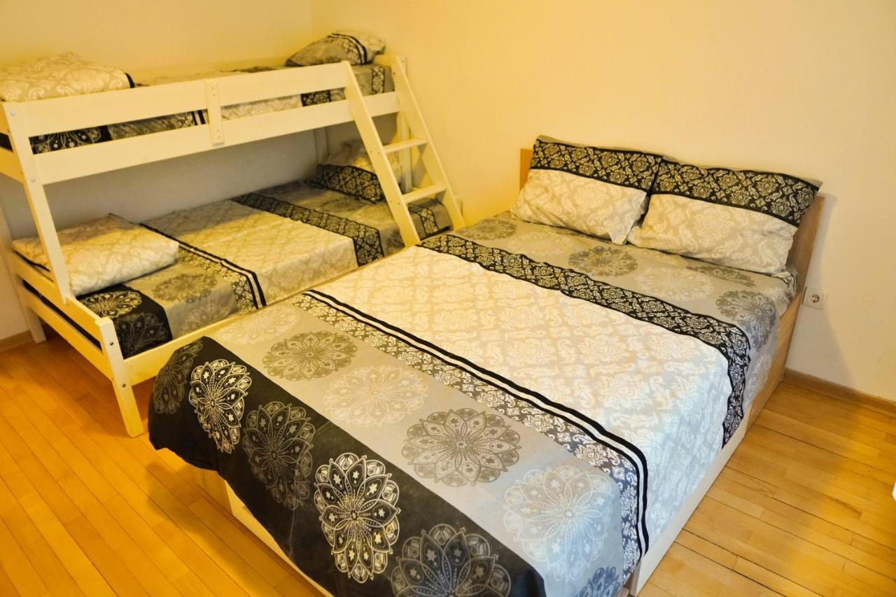 City Center Grand Apartment - Three-Bedroom, Free Parking Sarajevo Bagian luar foto