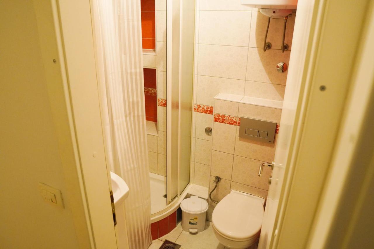 City Center Grand Apartment - Three-Bedroom, Free Parking Sarajevo Bagian luar foto