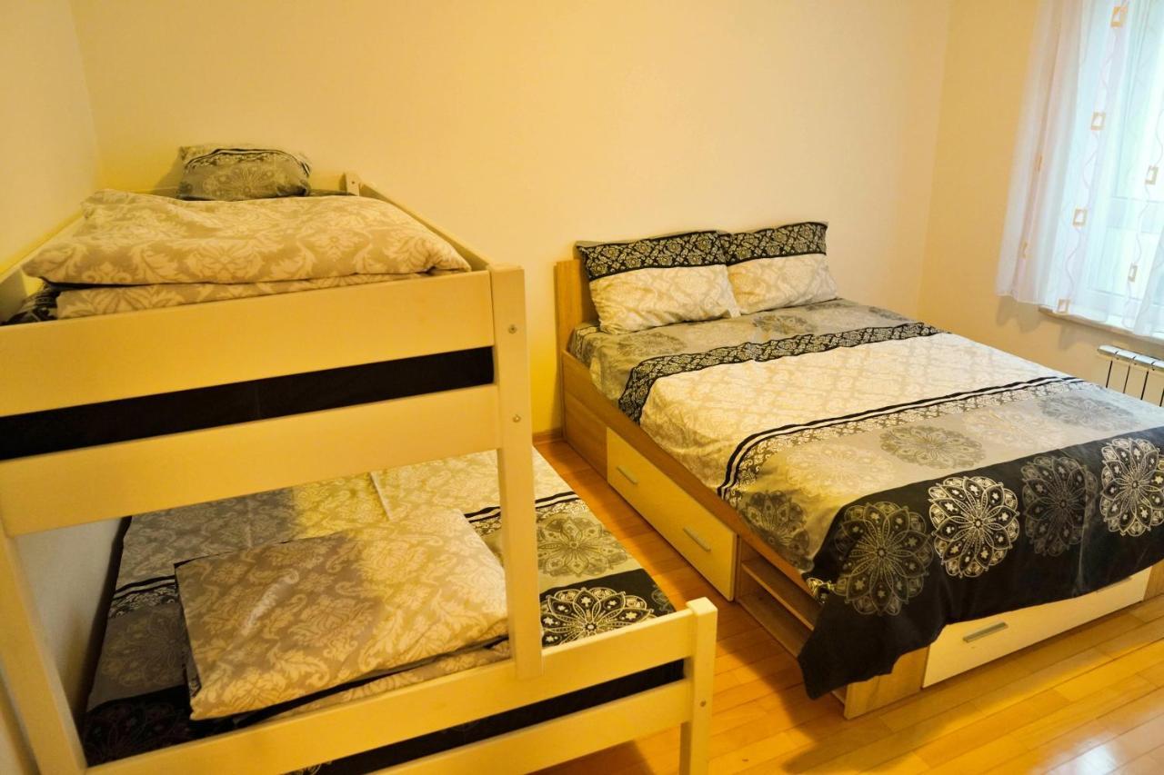 City Center Grand Apartment - Three-Bedroom, Free Parking Sarajevo Bagian luar foto