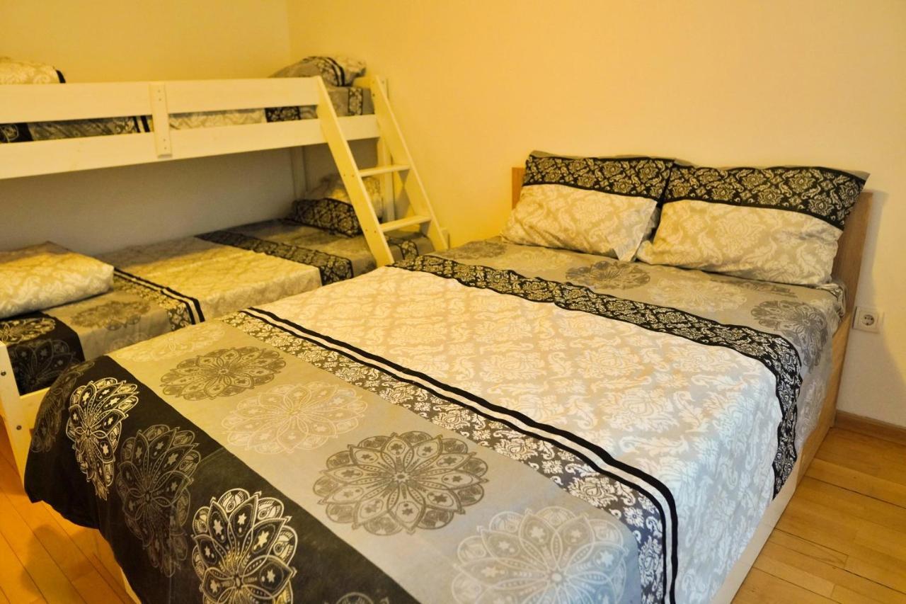 City Center Grand Apartment - Three-Bedroom, Free Parking Sarajevo Bagian luar foto
